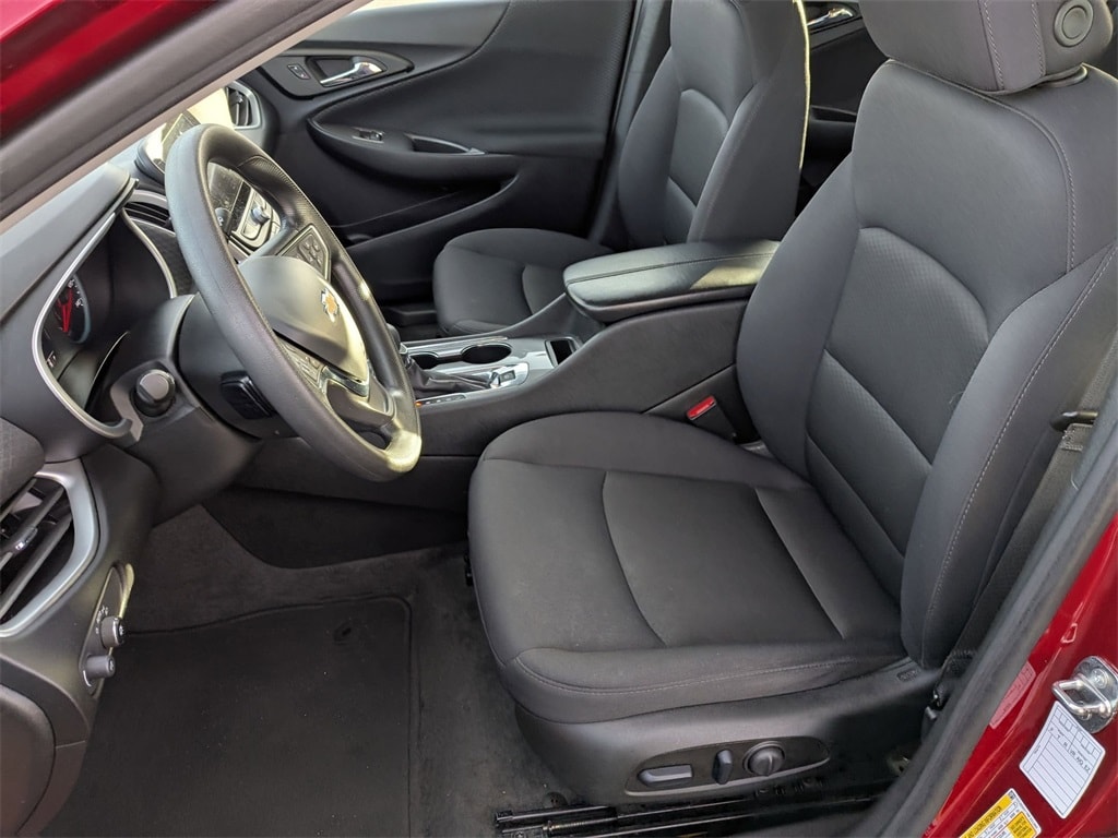 Thumbnail: 2024 Chevrolet Malibu - 18