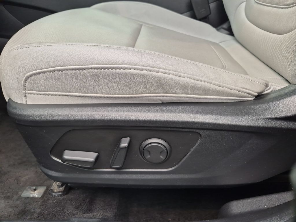 2025 Hyundai Santa Cruz SEL - Photo 14
