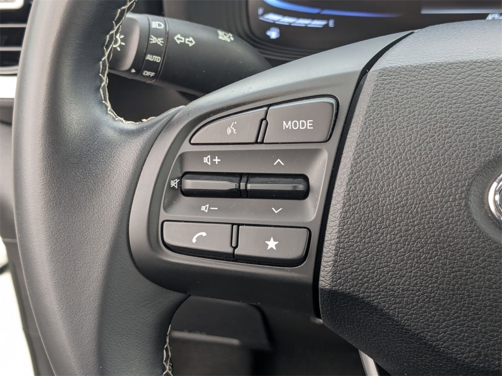 Thumbnail: 2025 Hyundai Venue - 18