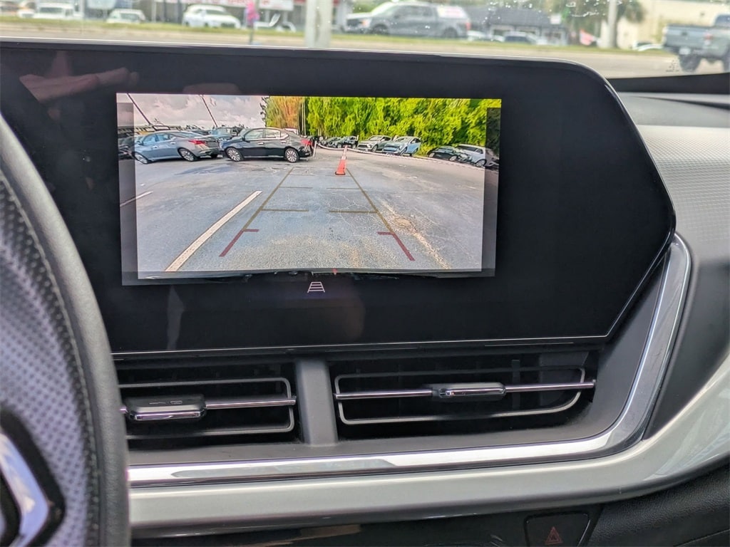 Thumbnail: 2024 Chevrolet Trax - 17