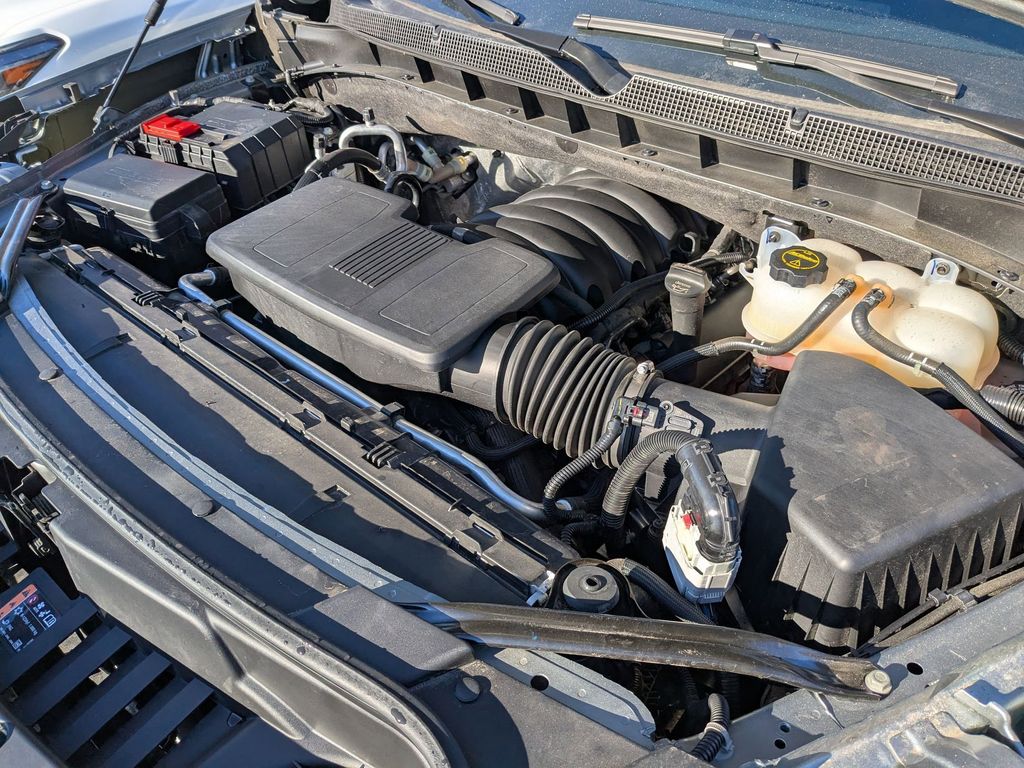 Thumbnail: 2025 Chevrolet Suburban - 43