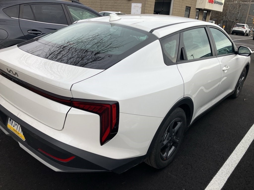 Thumbnail: 2025 Kia K4 - 3