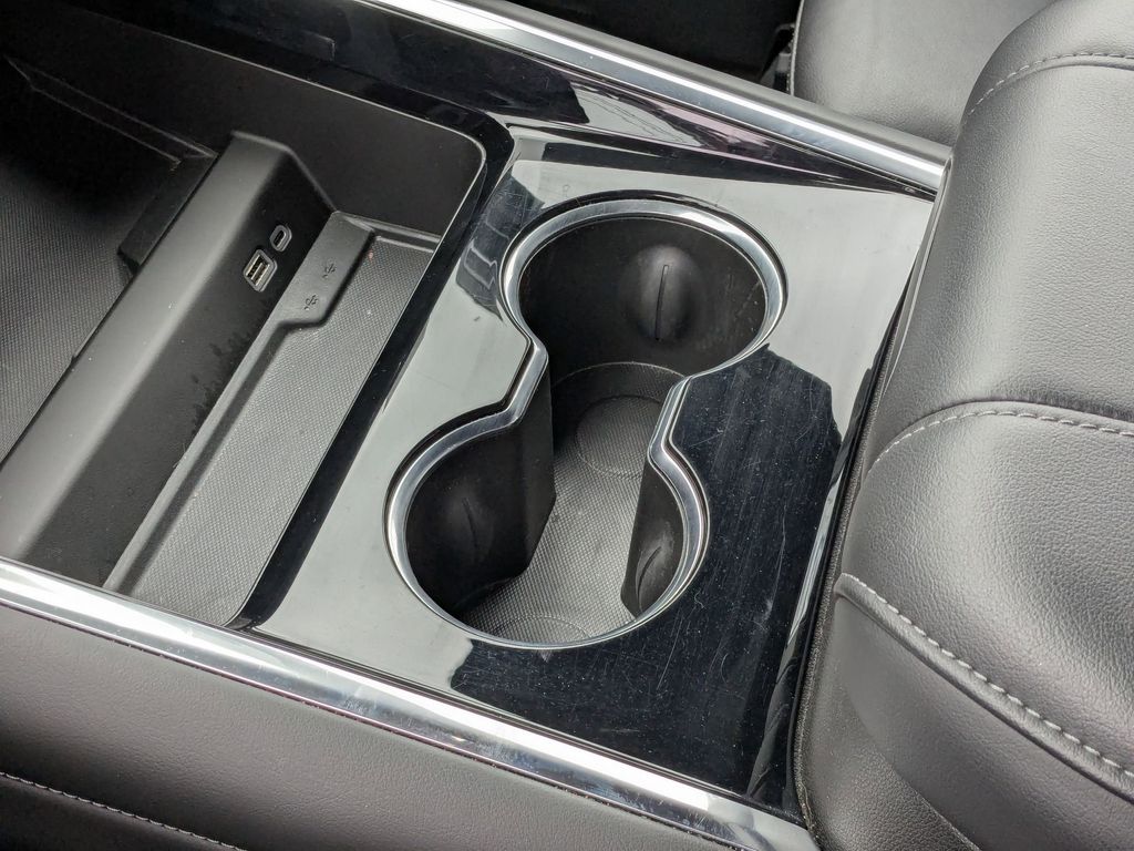 Thumbnail: 2025 Chevrolet Tahoe - 25