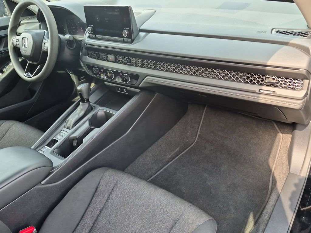 2025 Honda Accord LX - Photo 29