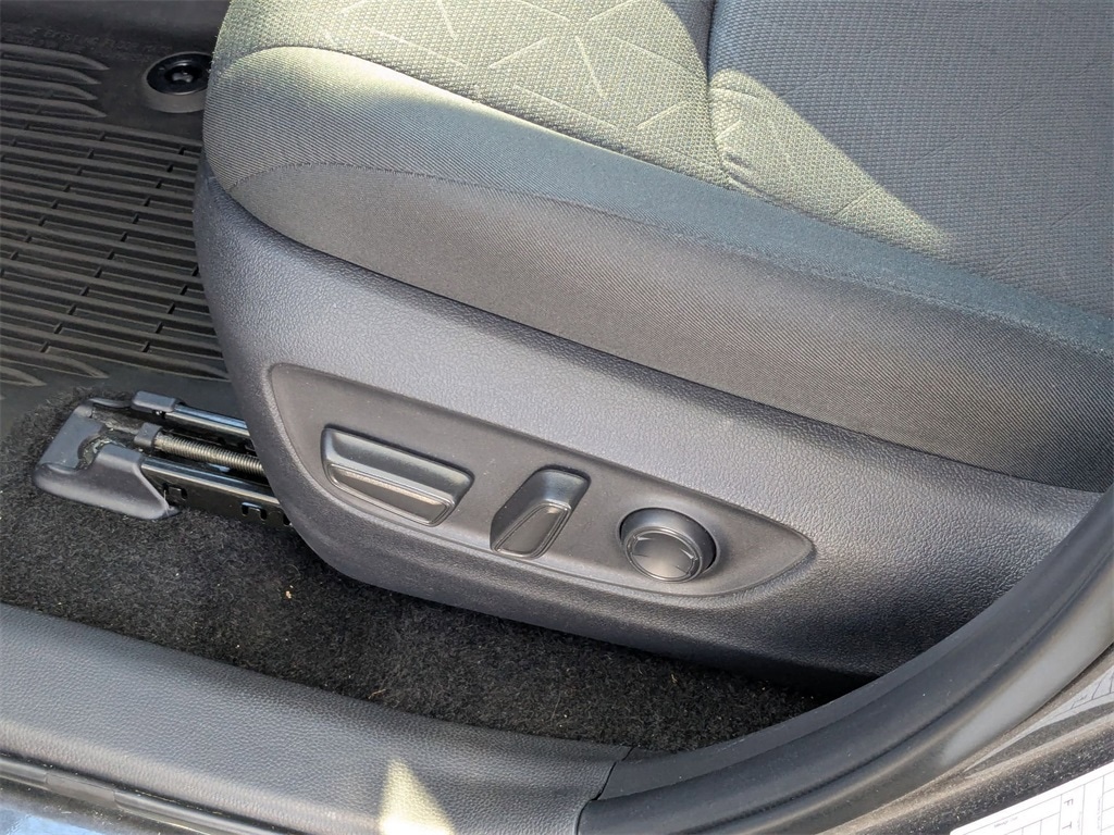 Thumbnail: 2025 Toyota RAV4 - 13