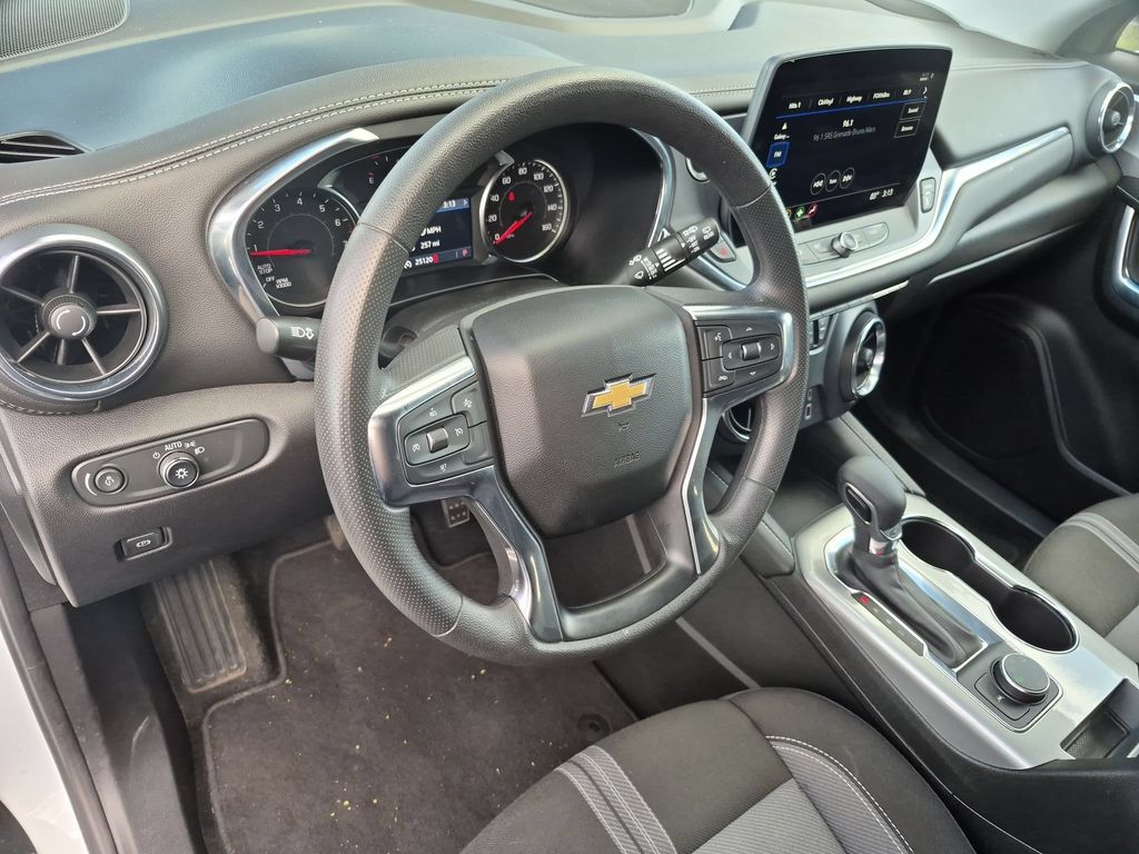 Thumbnail: 2025 Chevrolet Blazer - 15