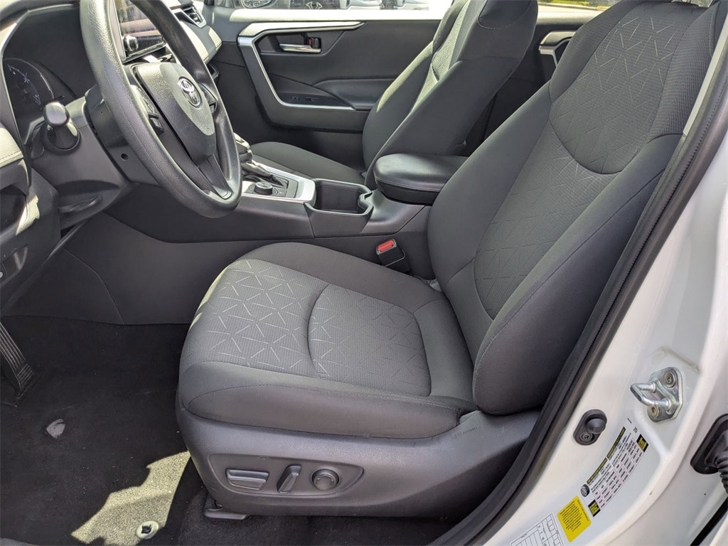 Thumbnail: 2024 Toyota RAV4 - 20