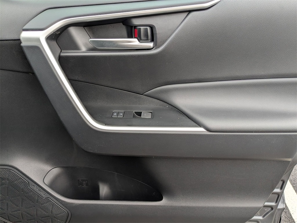 Thumbnail: 2025 Toyota RAV4 - 35