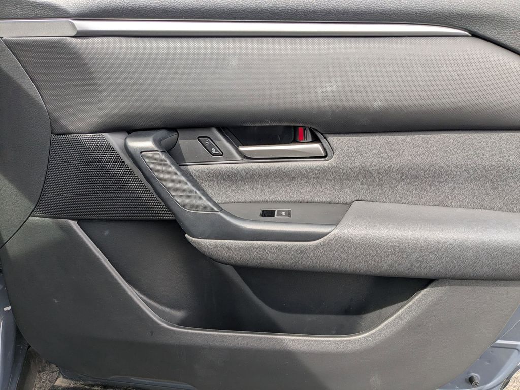 Thumbnail: 2025 Mazda CX-50 - 31