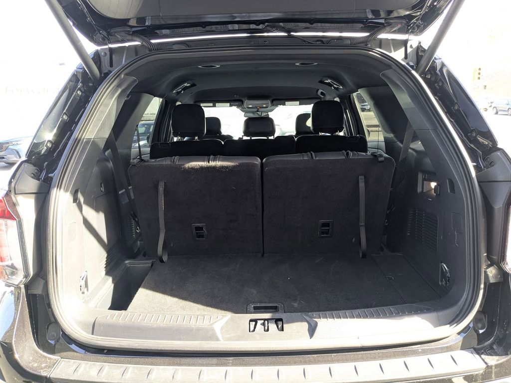 Thumbnail: 2025 Ford Explorer - 30