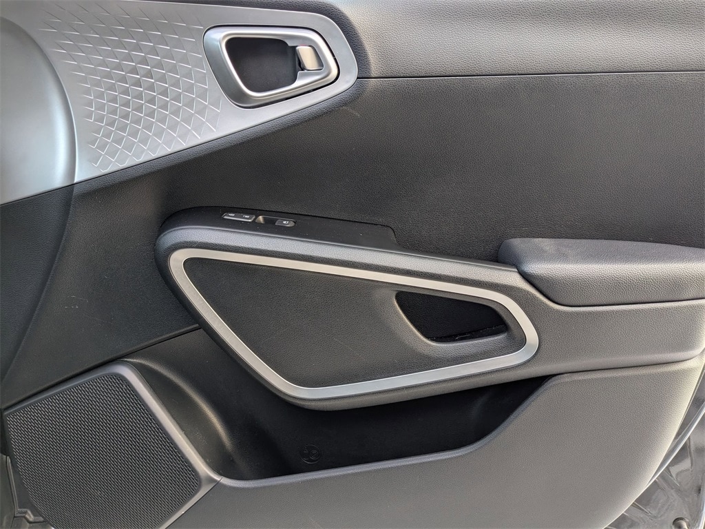 Thumbnail: 2024 Kia Soul - 32