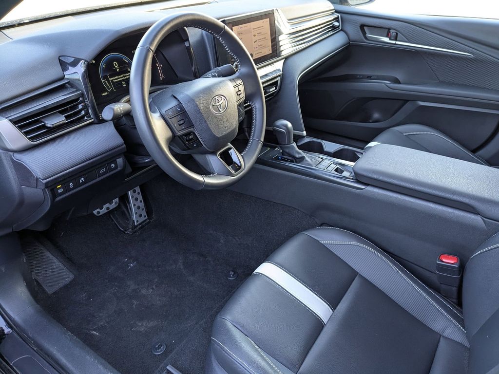 Thumbnail: 2025 Toyota Camry - 17