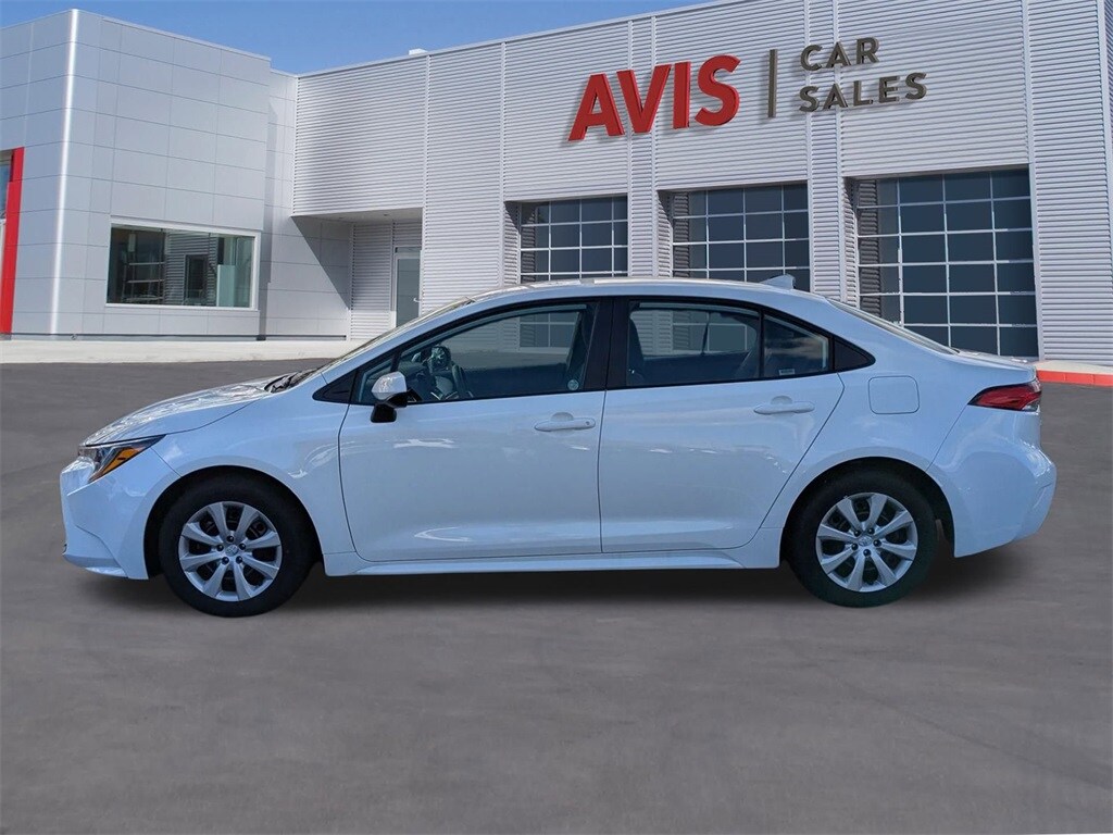 2024 Toyota Corolla LE photo 2
