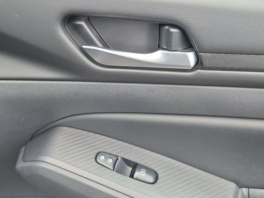 2025 Nissan Altima SV - Photo 33