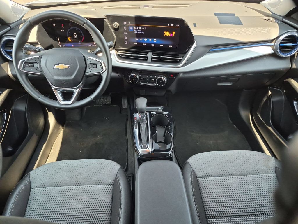 Thumbnail: 2025 Chevrolet Trax - 25