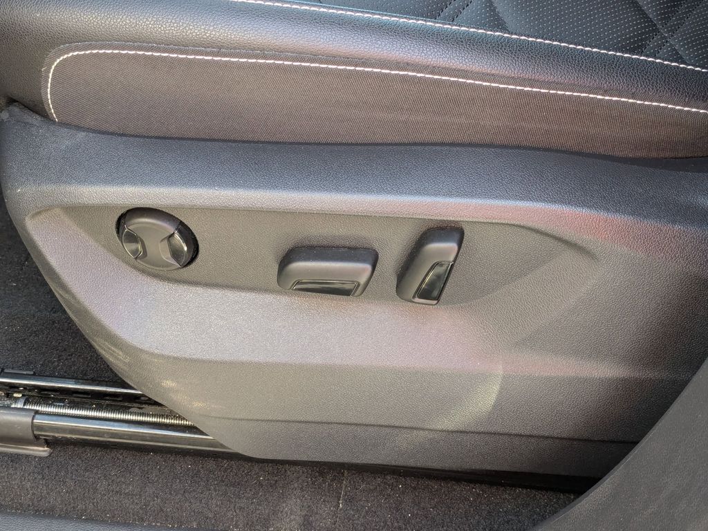 Thumbnail: 2025 Volkswagen Atlas - 14