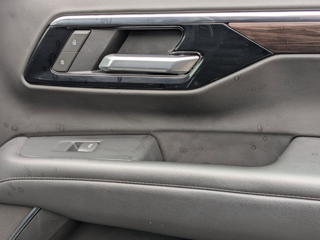 Thumbnail: 2025 Chevrolet Tahoe - 34