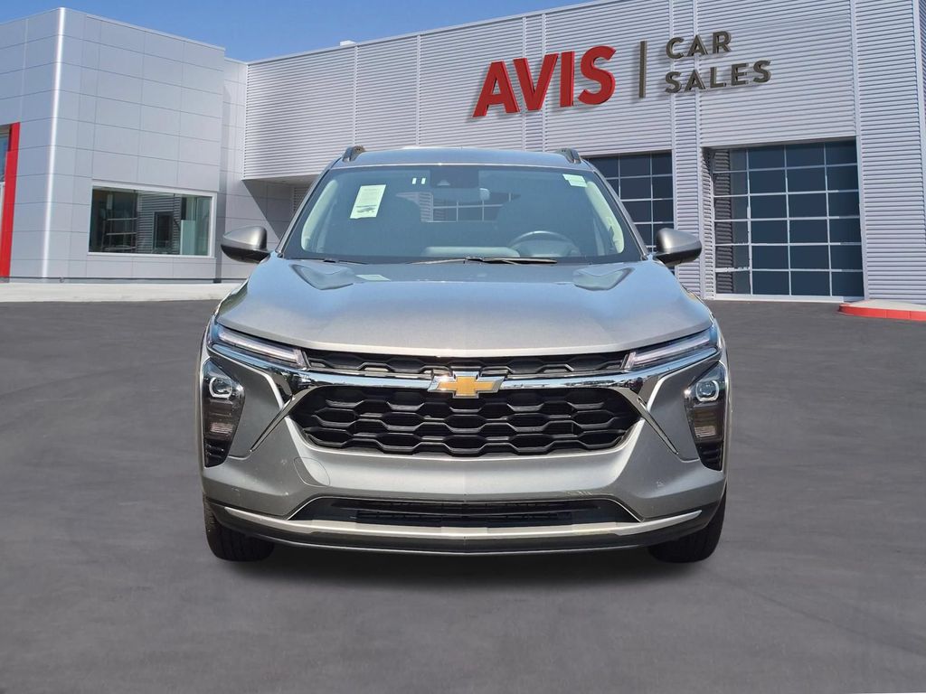 Thumbnail: 2025 Chevrolet Trax - 2
