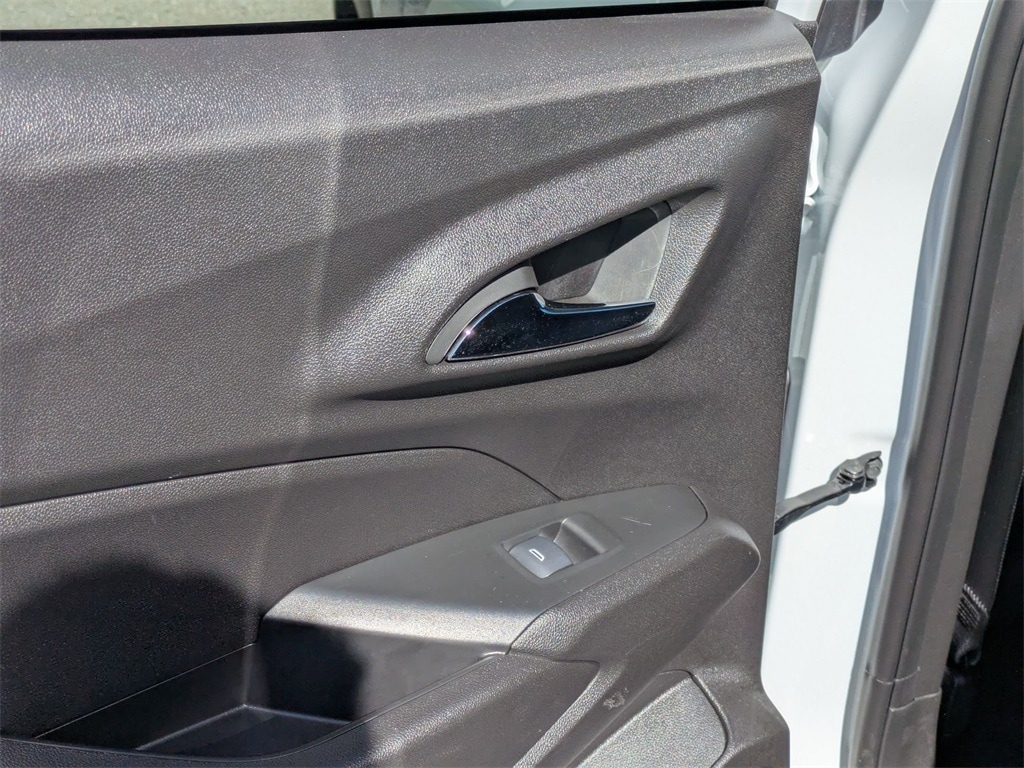 Thumbnail: 2025 Chevrolet Trax - 27