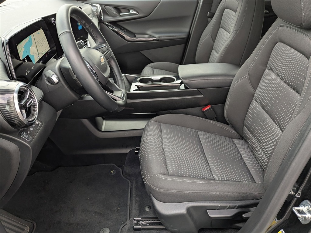 Thumbnail: 2025 Chevrolet Equinox - 17