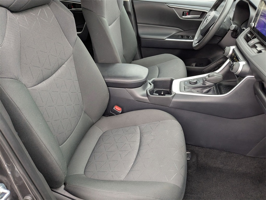 Thumbnail: 2025 Toyota RAV4 - 37