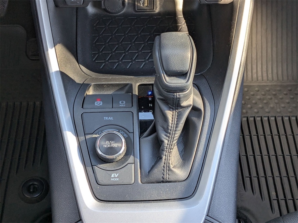 Thumbnail: 2025 Toyota RAV4 - 23