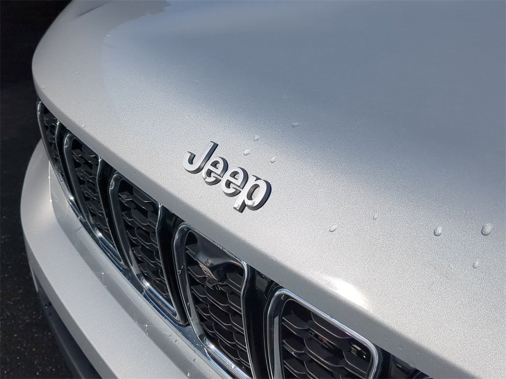 Thumbnail: 2024 Jeep Grand Cherokee L - 15