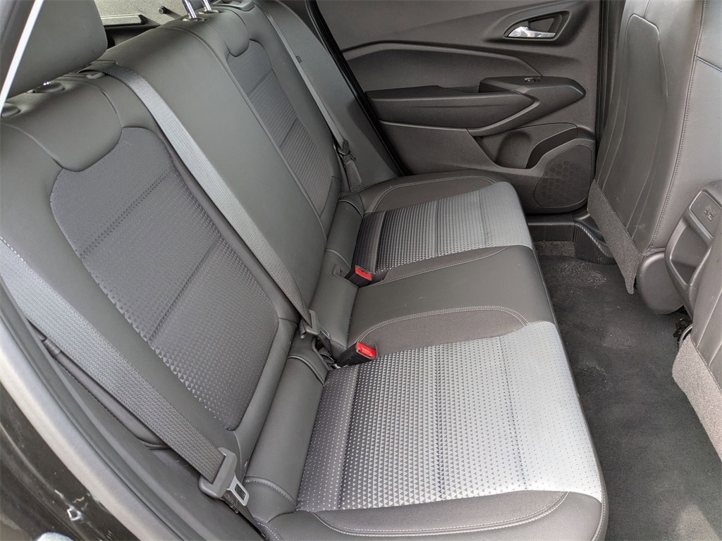 Thumbnail: 2025 Chevrolet Trax - 32