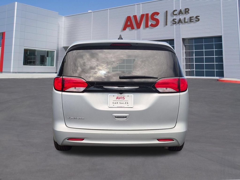 Thumbnail: 2023 Chrysler Voyager - 7