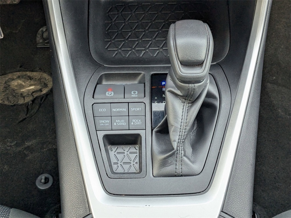 Thumbnail: 2024 Toyota RAV4 - 25