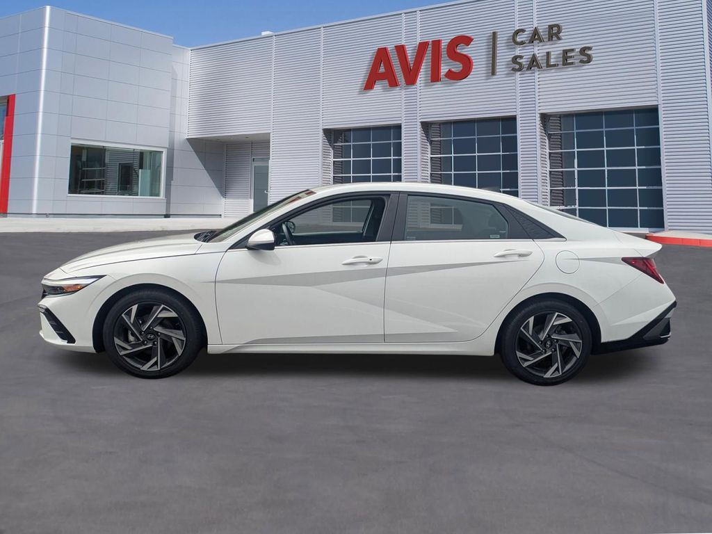 Thumbnail: 2025 Hyundai Elantra - 10