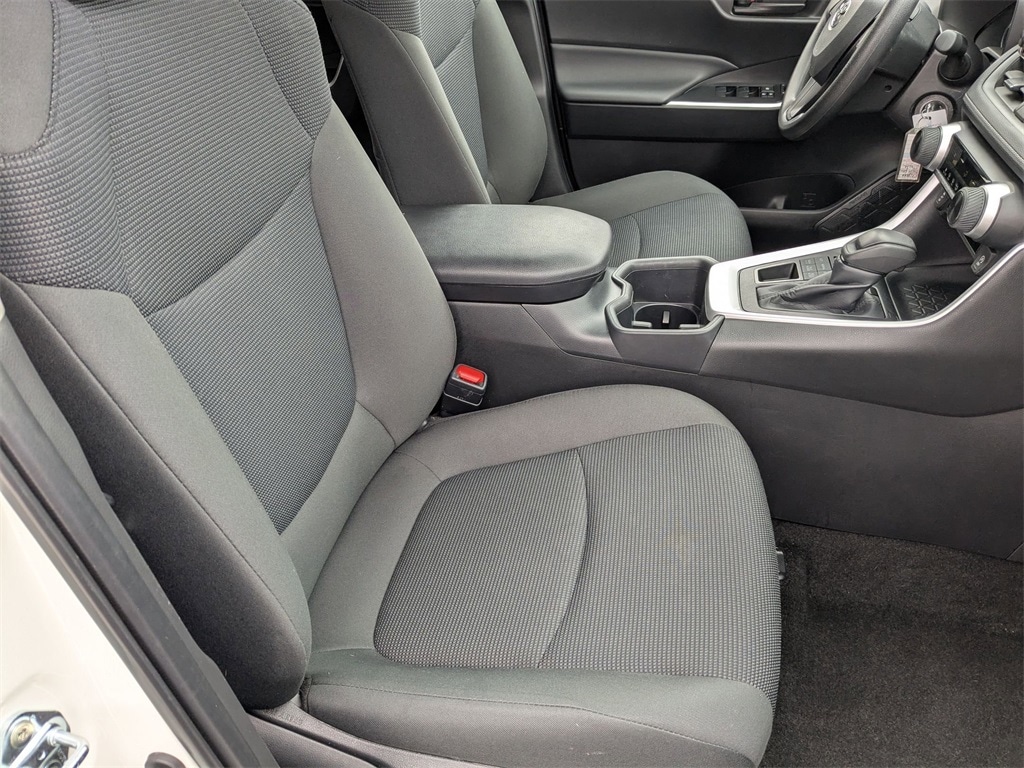 Thumbnail: 2025 Toyota RAV4 - 36