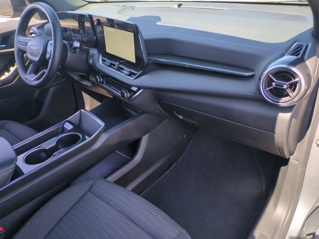 Thumbnail: 2025 Chevrolet Equinox - 25