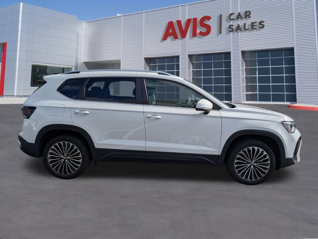 Thumbnail: 2025 Volkswagen Taos - 5