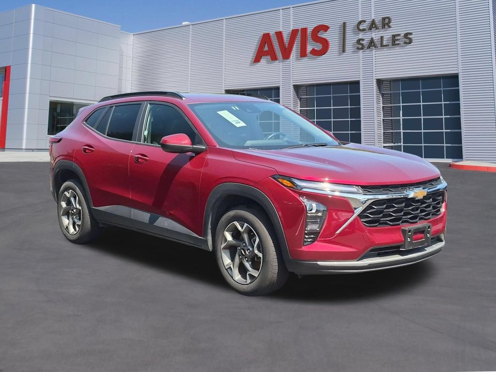 Thumbnail: 2025 Chevrolet Trax - 3