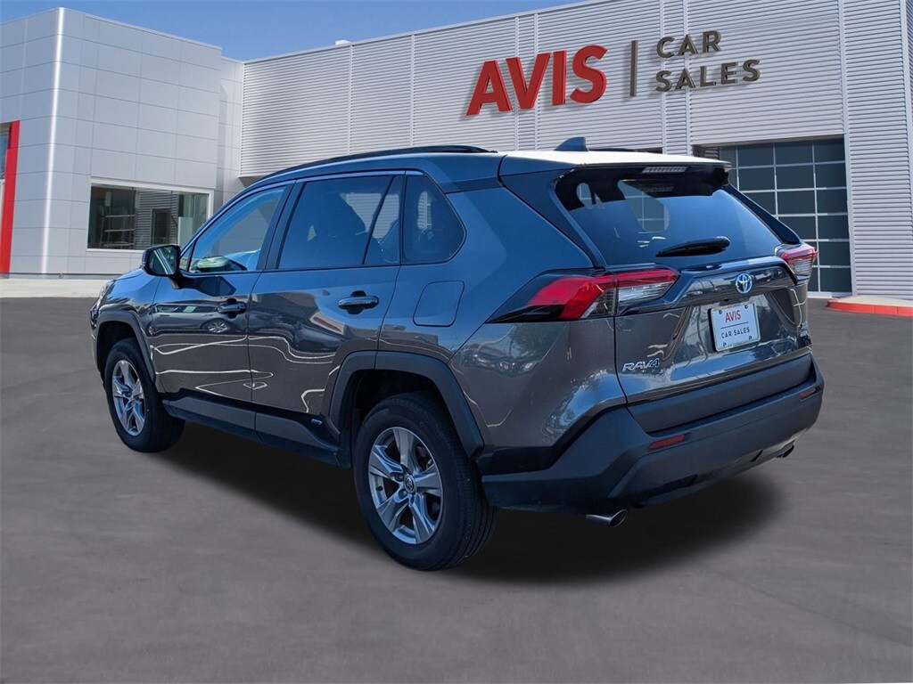 2024 Toyota RAV4 Hybrid XLE photo 2