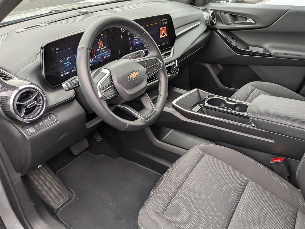 Thumbnail: 2025 Chevrolet Equinox - 16