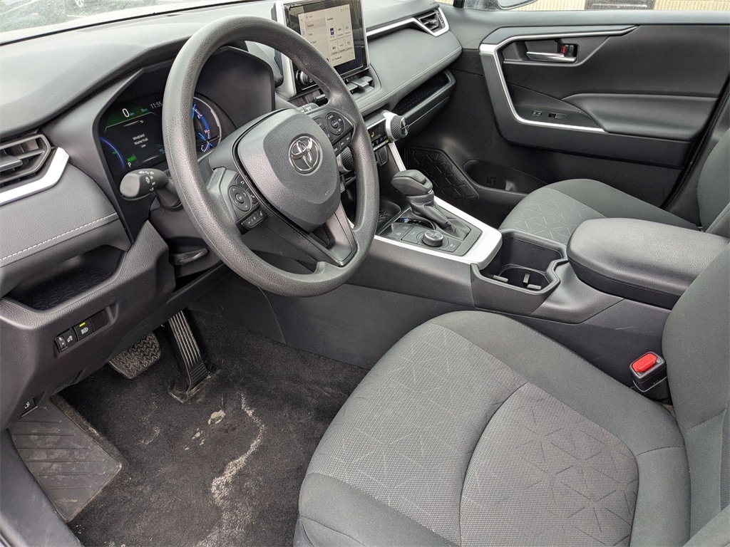 Thumbnail: 2025 Toyota RAV4 - 18