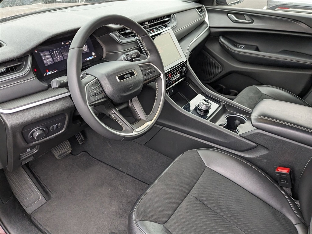 Thumbnail: 2024 Jeep Grand Cherokee - 17