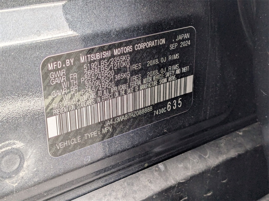 Thumbnail: 2024 Mitsubishi Outlander - 43