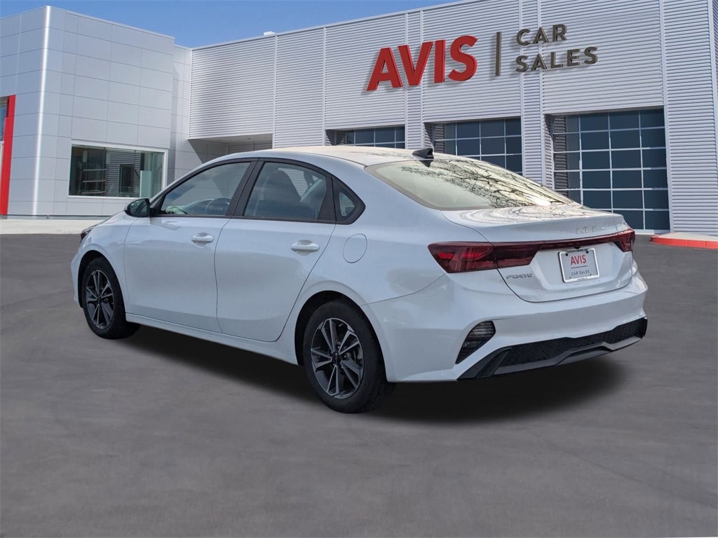 Thumbnail: 2024 Kia Forte - 3