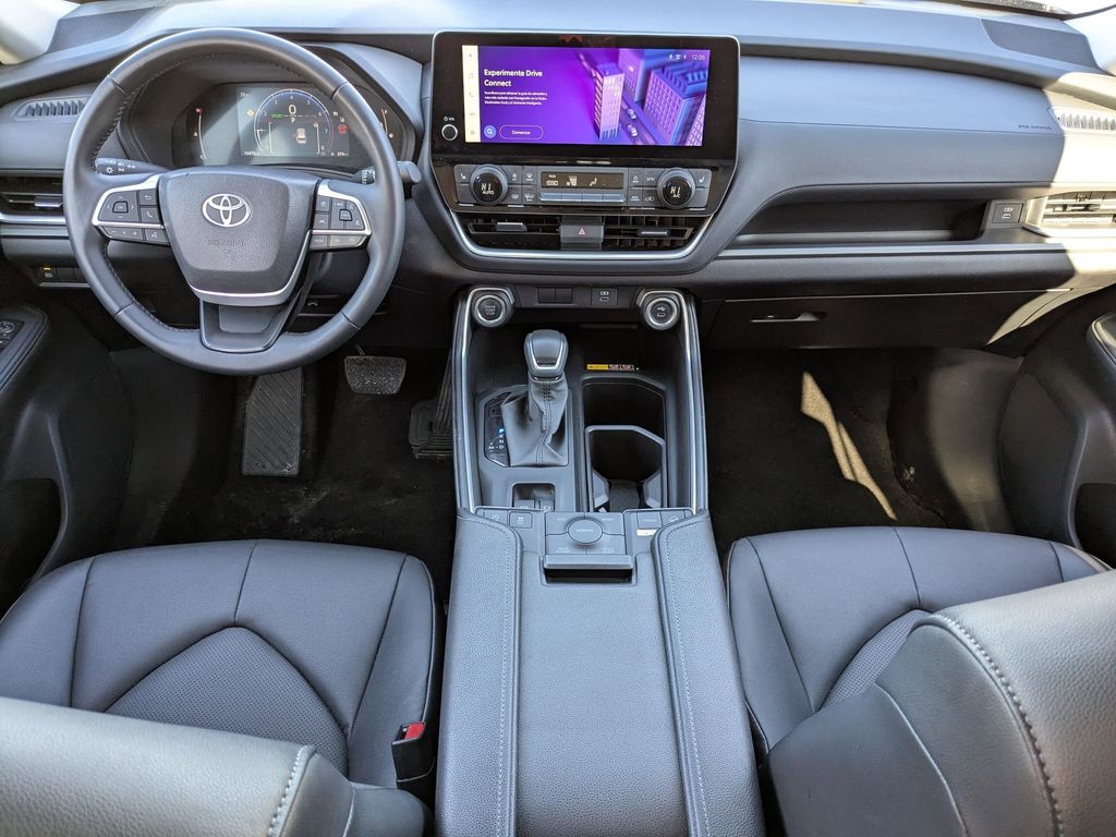 Thumbnail: 2025 Toyota Grand Highlander - 32