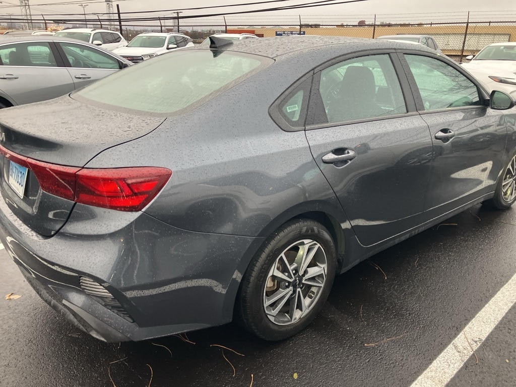 Thumbnail: 2024 Kia Forte - 3