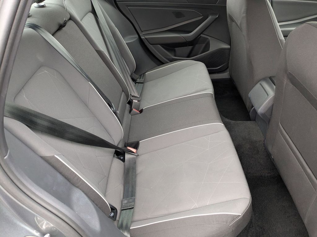 Thumbnail: 2025 Volkswagen Jetta - 32