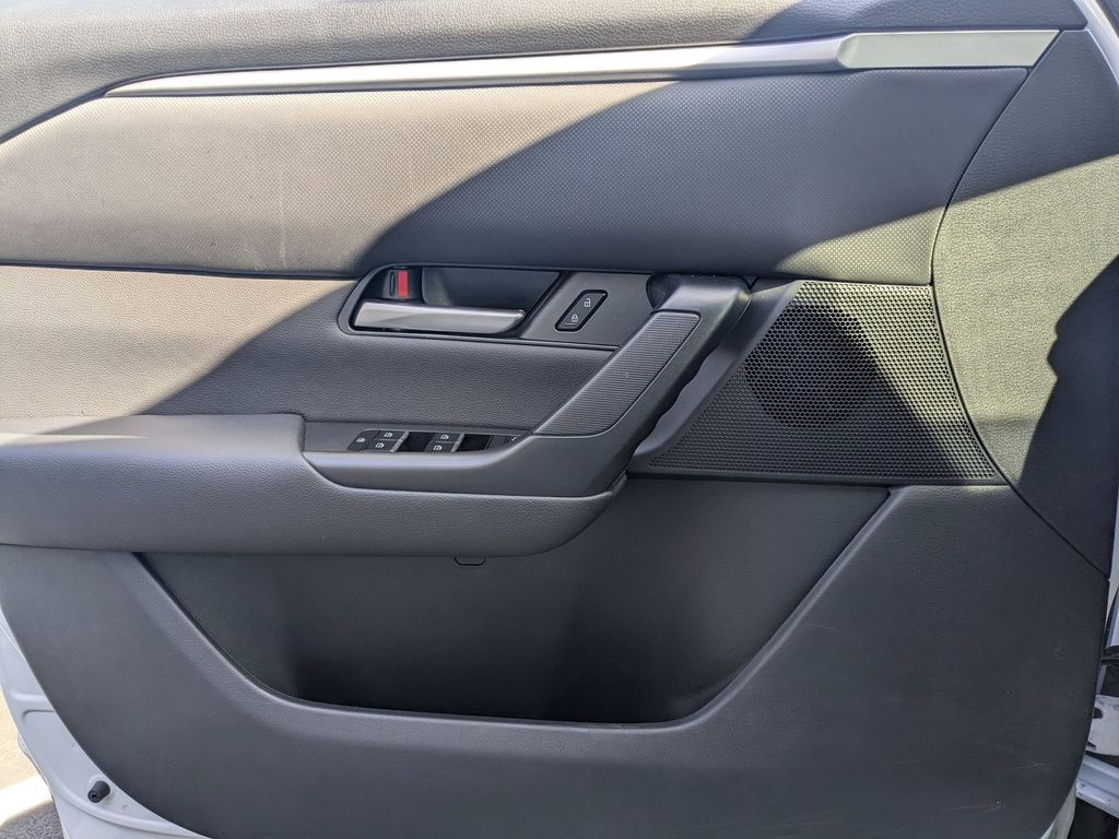 Thumbnail: 2025 Mazda CX-50 - 11