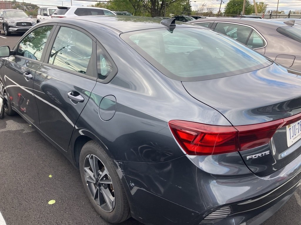 Thumbnail: 2024 Kia Forte - 4