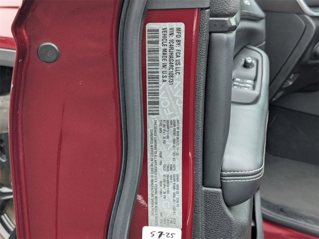 Thumbnail: 2024 Jeep Grand Cherokee - 39