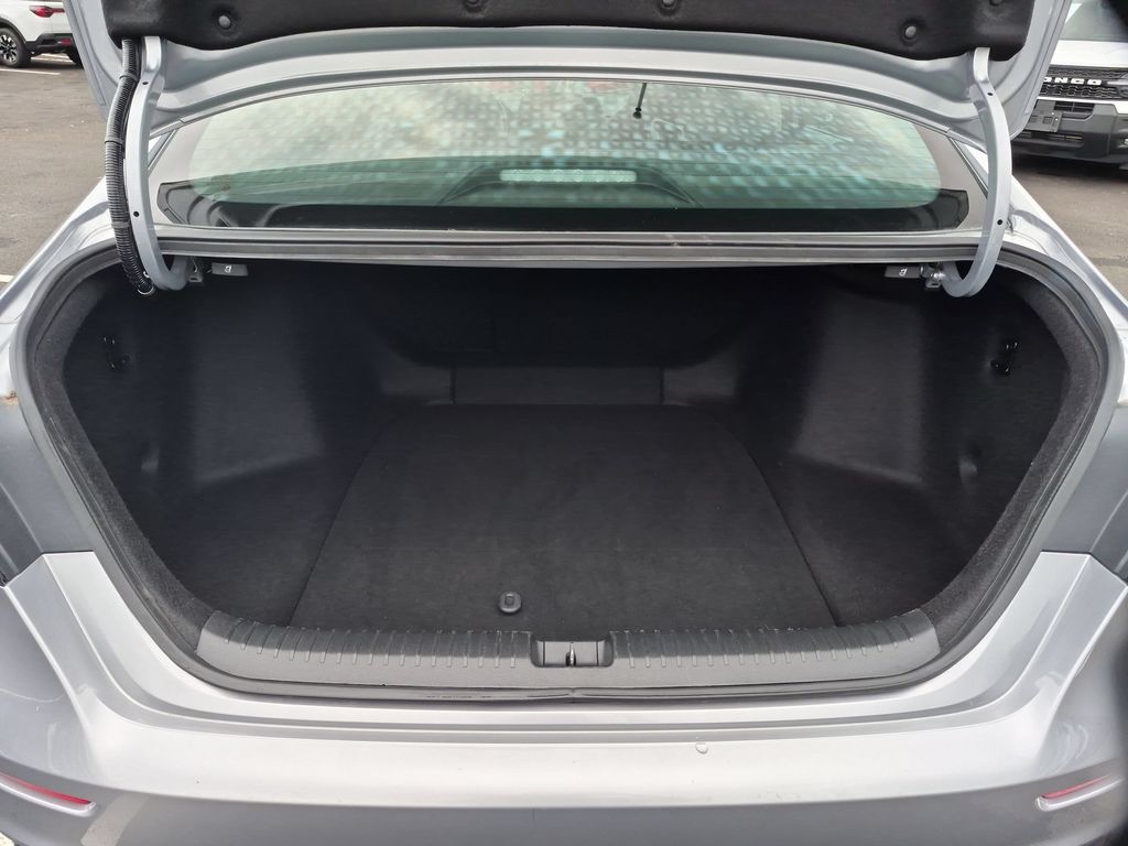 2025 Honda Accord SE - Photo 28
