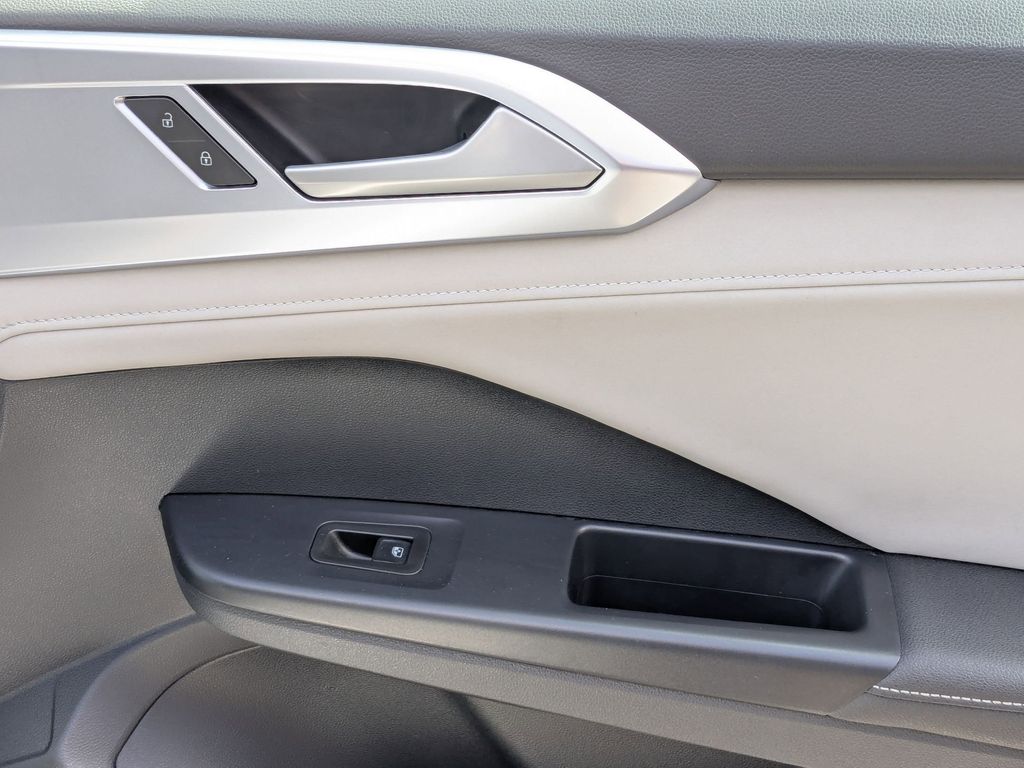 Thumbnail: 2025 Volkswagen Taos - 31