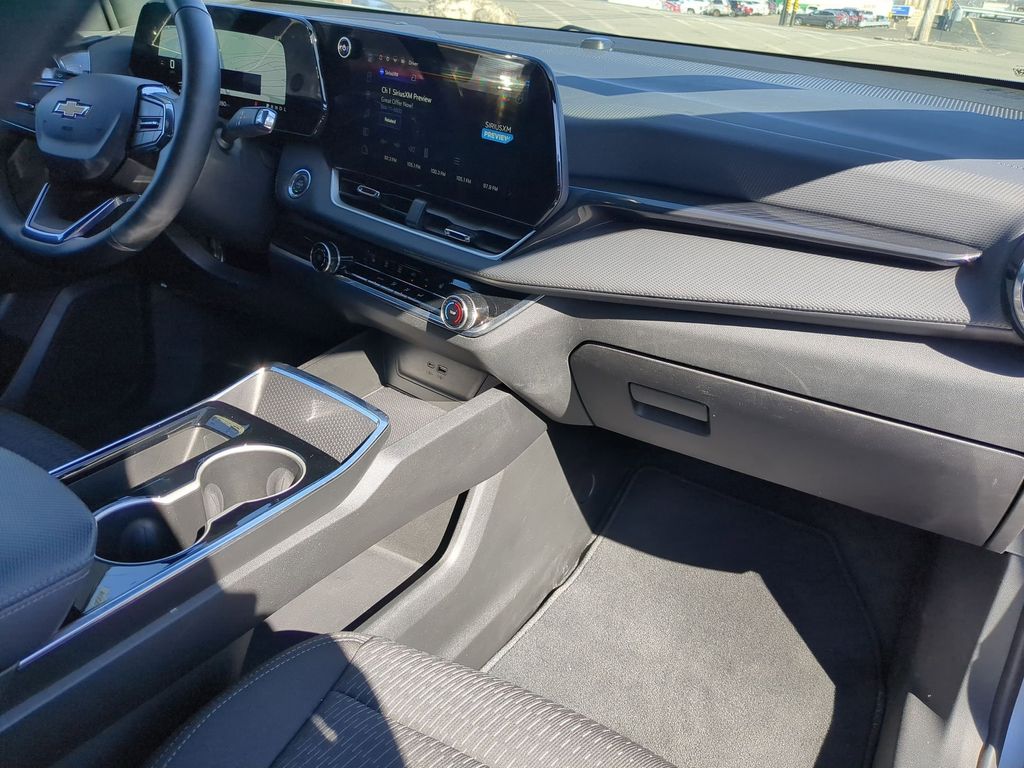 Thumbnail: 2025 Chevrolet Equinox - 31